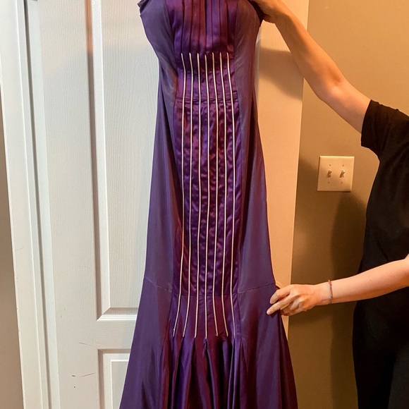 Designer dress for prom or special location - Picture 1 of 9